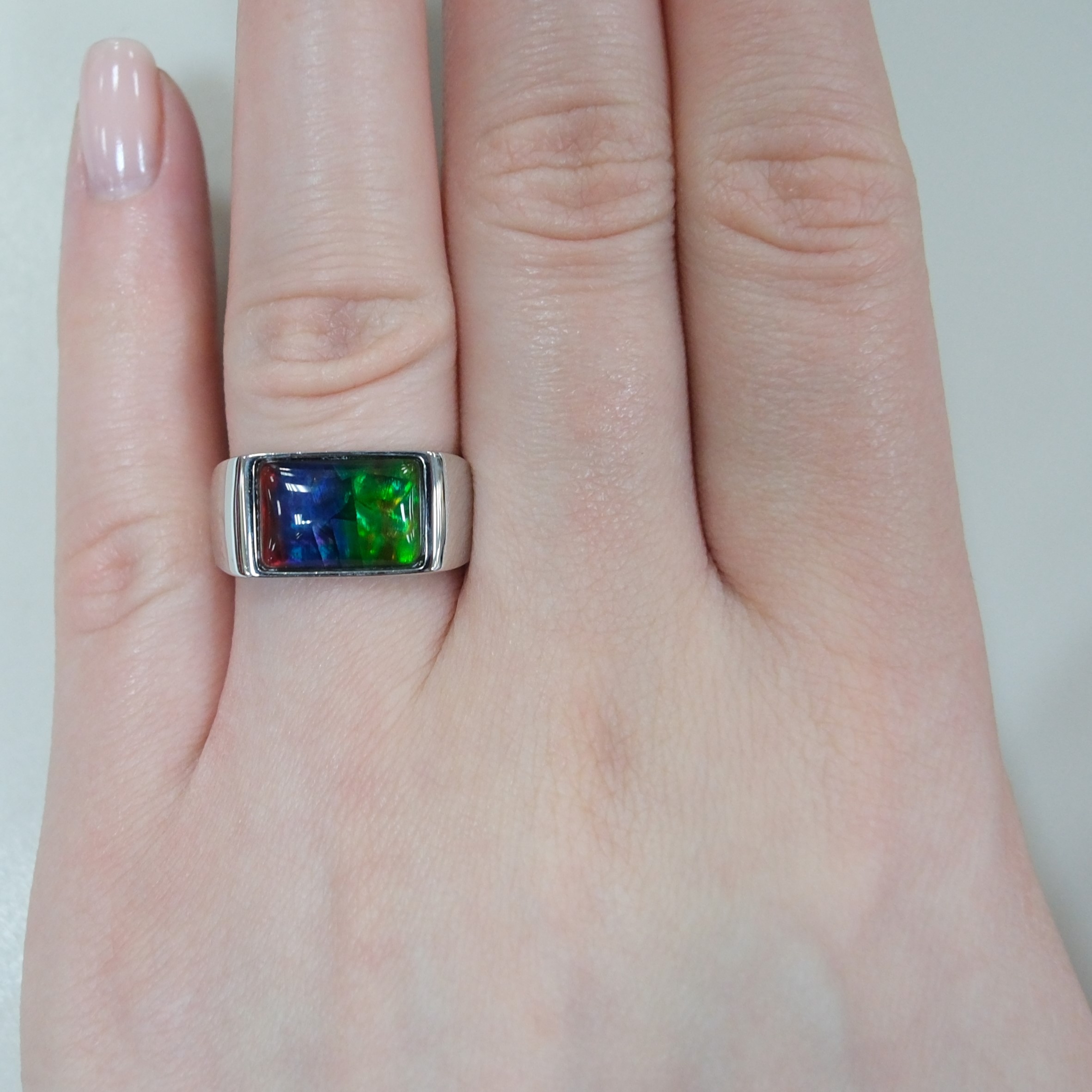 Серебряное кольцо с аммолитом